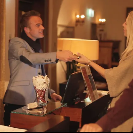 Stadt-gut-hotel Goldener Adler 3*
