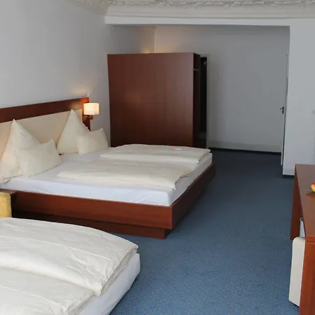 Stadt-gut-hotel Goldener Adler שווביש האל