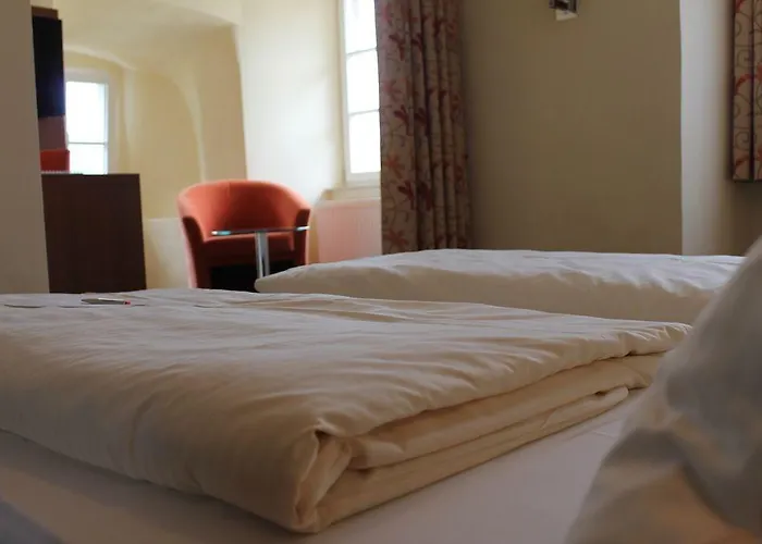 Stadt-gut-hotel Goldener Adler فندق 3*